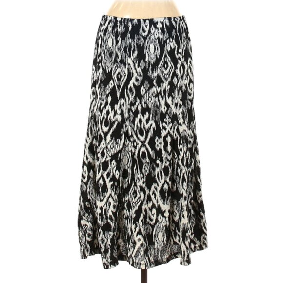 Beautiful flowing skirt with geometric pattern - Picture 1 of 2